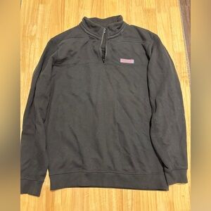Men’s vineyard vines black pullover, small!